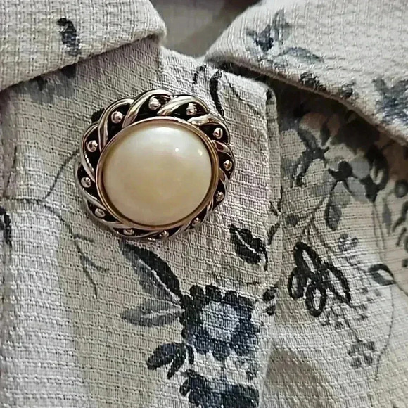 Pride and Joy, button up blouse, gray with navy flower pattern. Size 12. - Picture 4 of 7